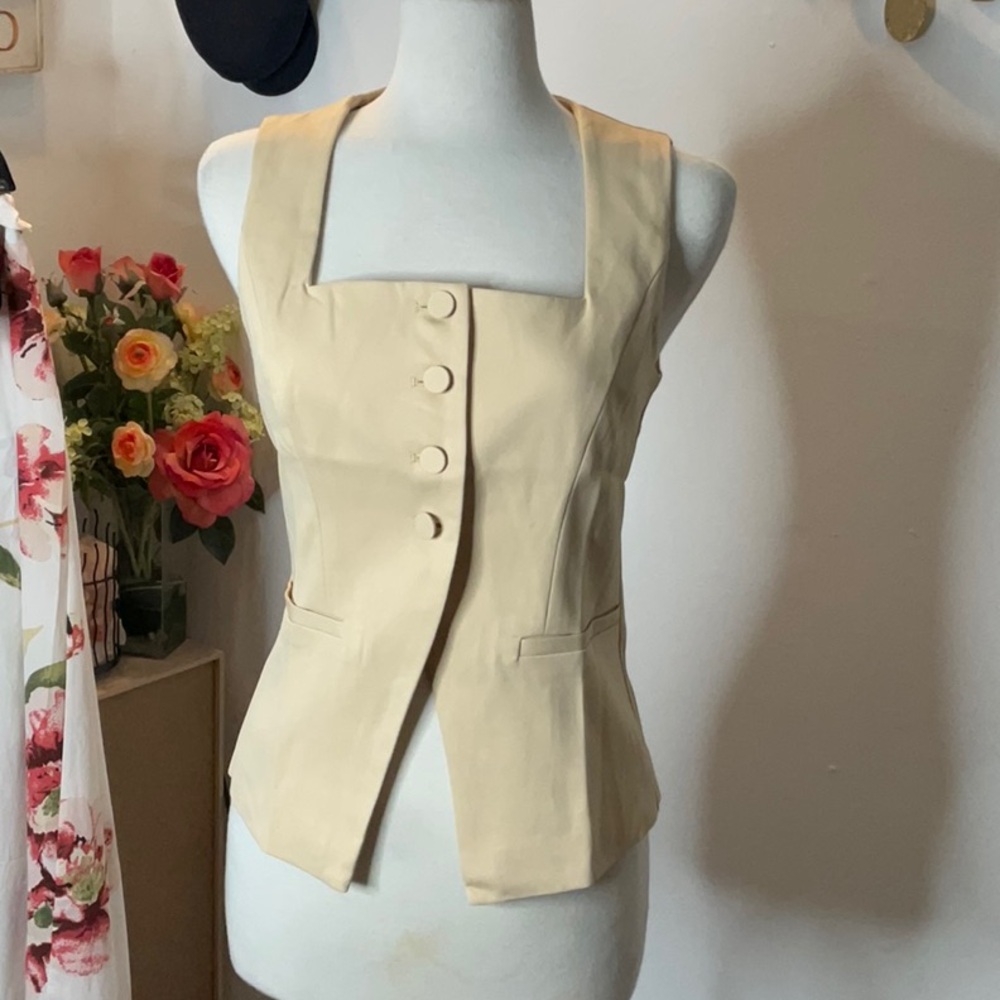 Square neck vest M